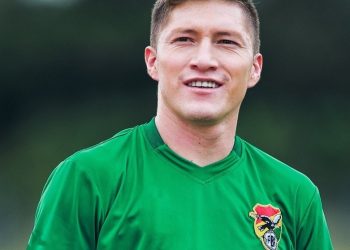 salario de Alejandro Chumacero