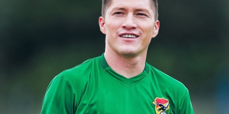 salario de Alejandro Chumacero